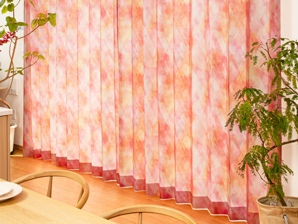 紅葉様オーダー品ページ もみじが赤や黄色に色づくように明るく暖かみのあるお部屋へ